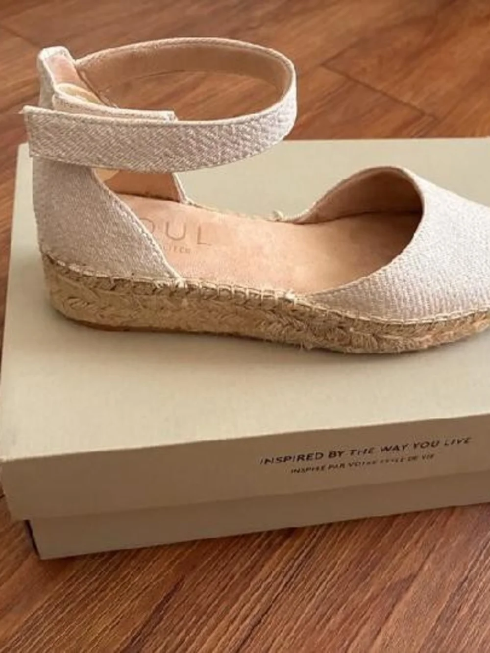 Naturalizer neutral beige